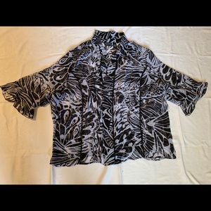 Peplum sleeve sheer, button up blouse. 5x.